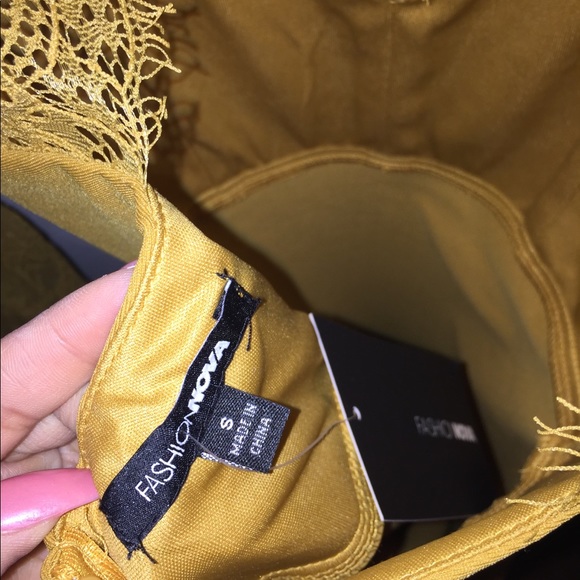 Yellow long sleeve lace dress - Picture 3 of 4